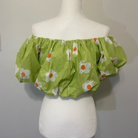 Easel women's medium bright green daisy print billowing crop top NWT - Picture 3 of 8